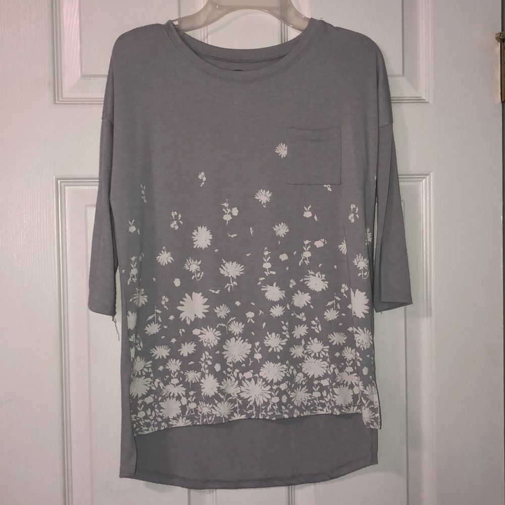 light gray old navy high low shirt